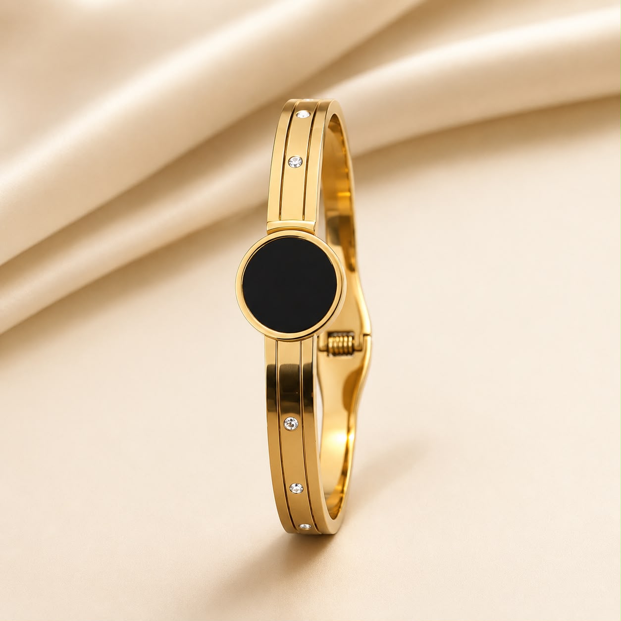 WuZetian Gold Cuff Bracelet with Black Round Clover Charm | Elegant Artificial Jewelry for Women