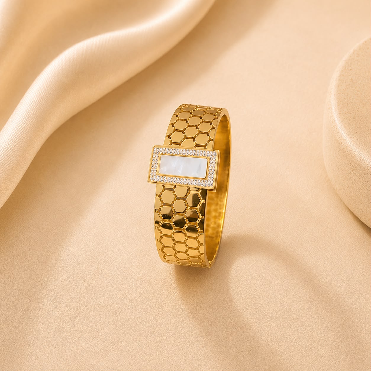 WuZetian Premium Gold-Finish Rectangle Dial Bracelet