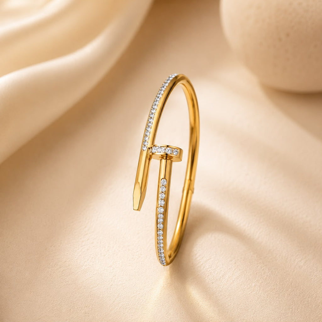 WuZetian Nail-Inspired Gold-Tone Bracelet – Minimal Modern Artificial Jewelry for Women