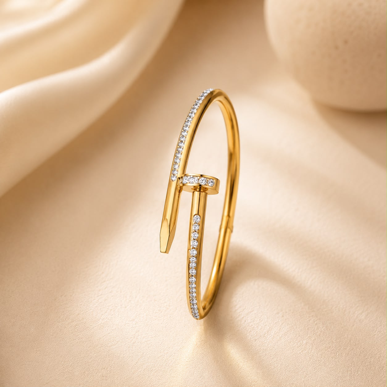 WuZetian Nail-Inspired Gold-Tone Bracelet – Minimal Modern Artificial Jewelry for Women
