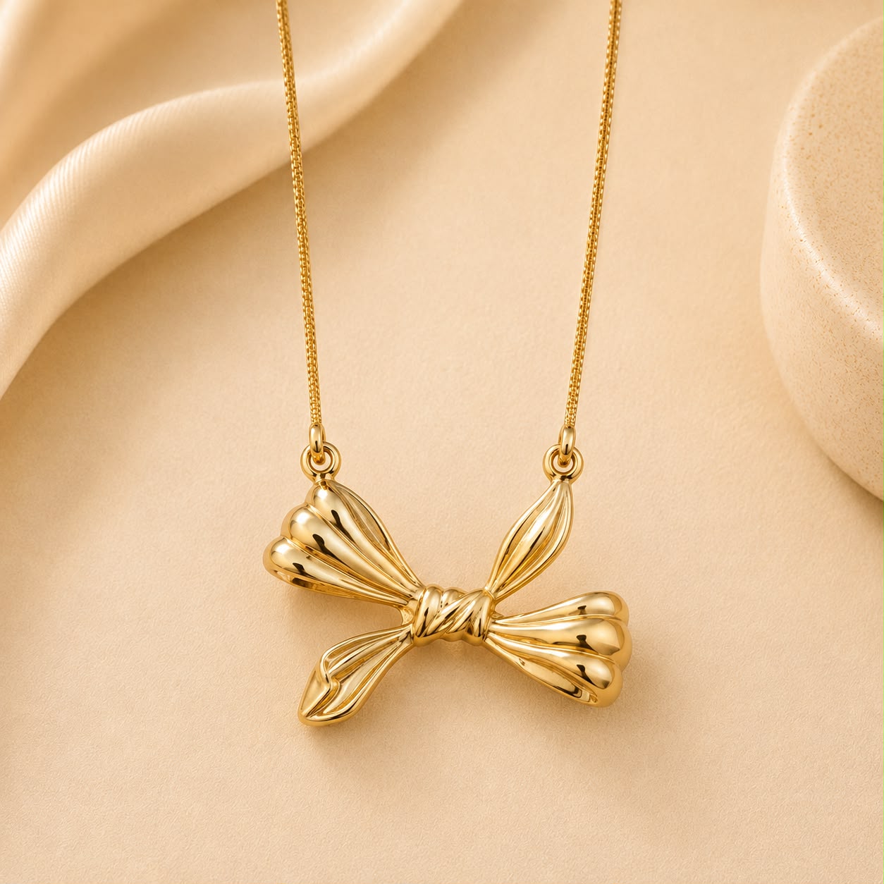 WuZetian Gold Bow Pendant Necklace | Elegant Artificial Chain for Women