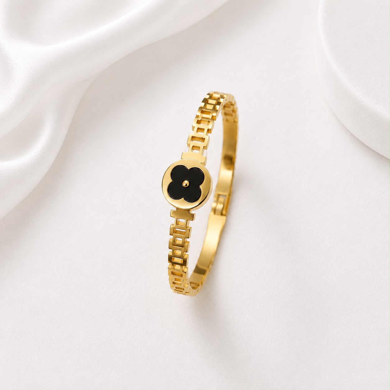 WuZetian Gold Cuff Bracelet with Black Star Clover Charm | Elegant Artificial Jewelry for Women